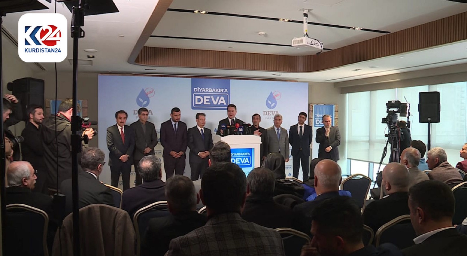 Serokê Giştî yê Partiya DEVAyê namzedên partiya xwe yên Diyarbekirê dan naskirin